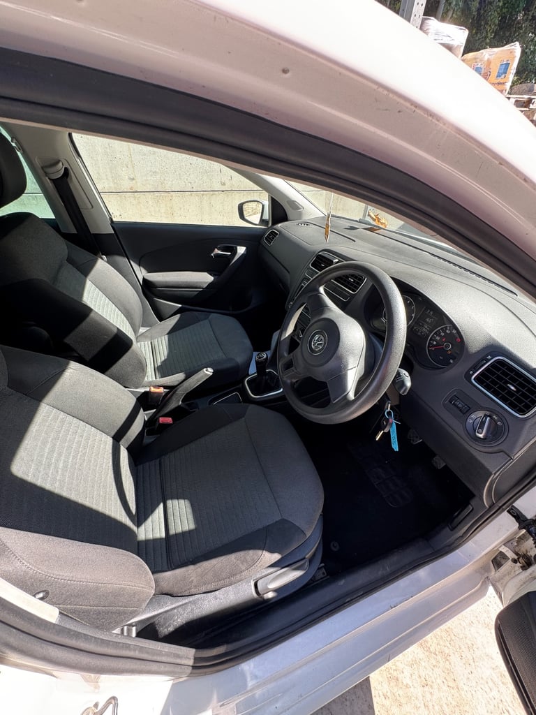 Volkswagen, POLO, Hatchback, 2010, Manual, 1198 (cc), 5 doors