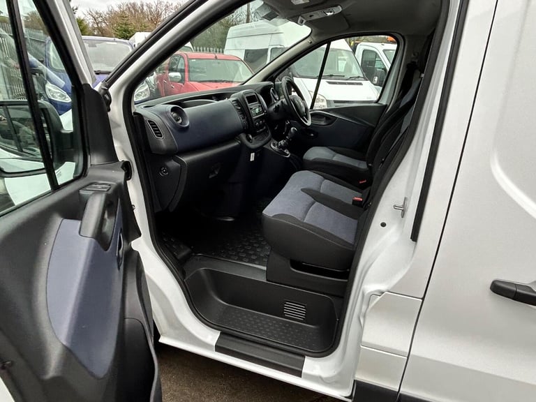VAUXHALL VIVARO 1.6 CDTi 2900 L1H1 SWB LOW ROOF RACKING White Manual Diesel 2016