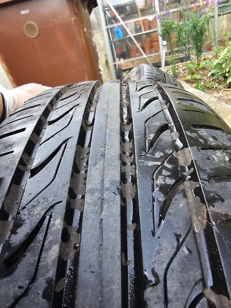Mercedes c-class alloy wheels x4 with good tyres