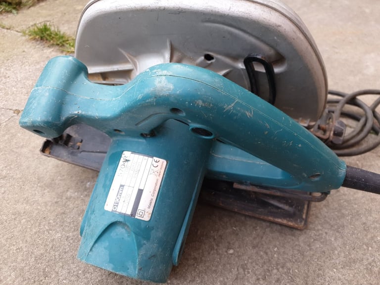 MAKITA 110V 1200W 190MM CIRCULAR SAW 110 VOLT SAW IN GOOD WORKING ORDER WITH DECENT BLADE 