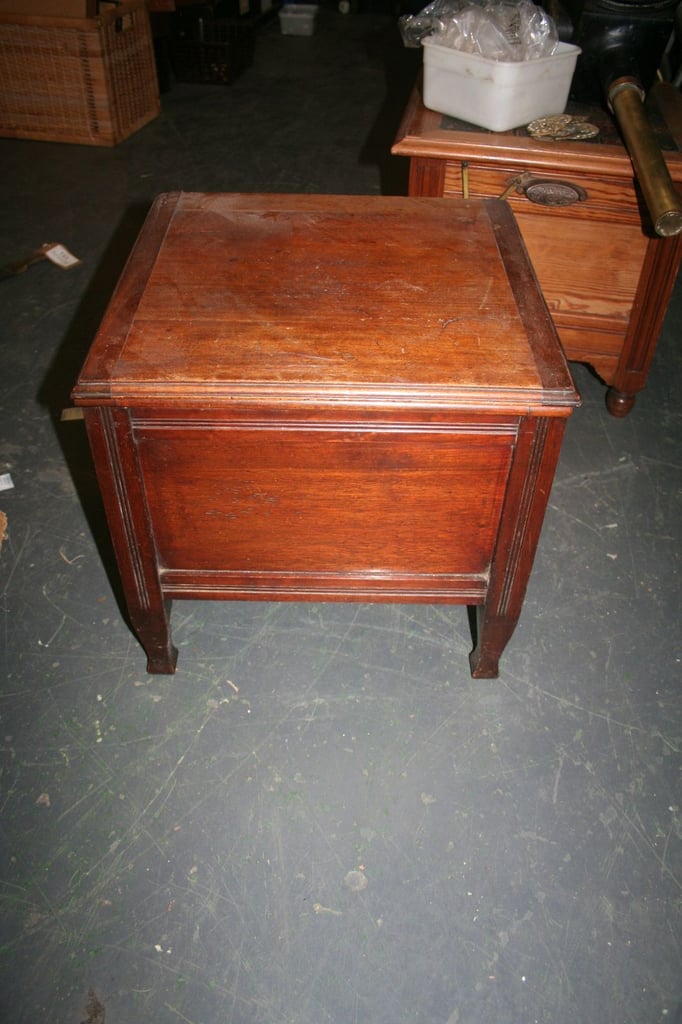 image for Antique Bidet/commode