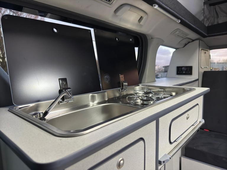2010 Toyota ALPHARD VELLFIRE POP TOP 4 BERTH NEW CAMPER CONVERSION RUST FREE