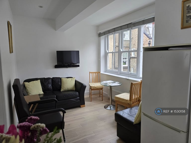 1 bedroom flat in Finborough Road, London, SW10 (1 bed) (#1530158)