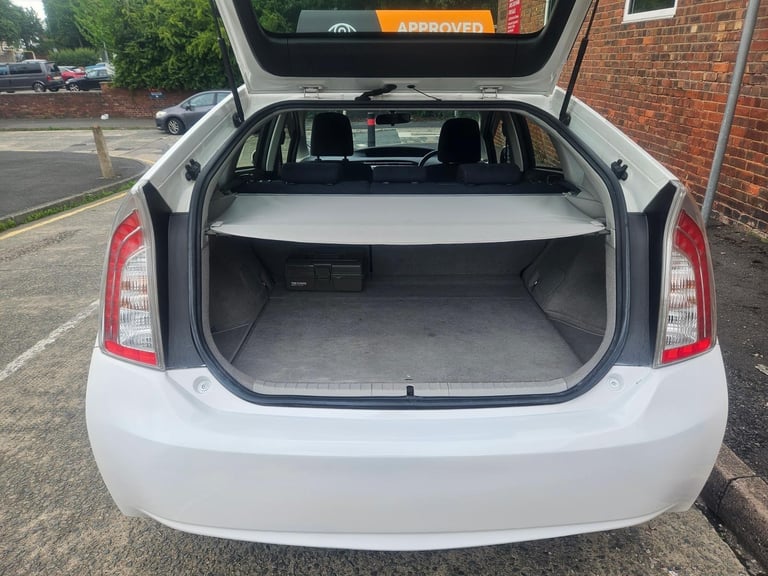 Toyota Prius 1.8 hybrid fully serviced including new batteries fitted 