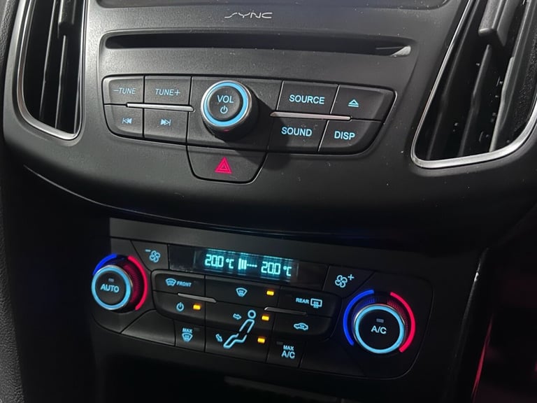 2016 Ford Focus 1.0 EcoBoost 125 Titanium 5dr HATCHBACK PETROL Manual