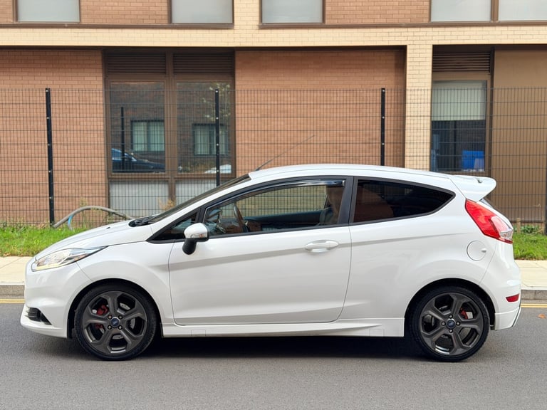 2014 Ford Fiesta 1.6 EcoBoost ST-2 3dr HATCHBACK Petrol Manual
