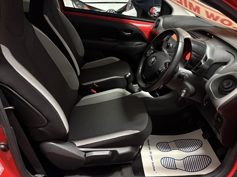 TOYOTA AYGO 1.0 VVT-i x-play 2016
