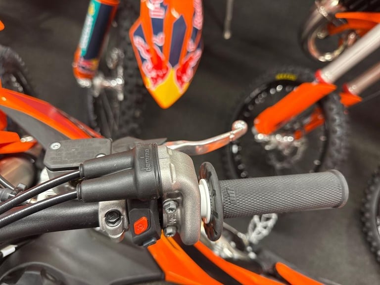 2025 KTM Offroad Motorcross 450 SX-F Petrol orange 5 Speed