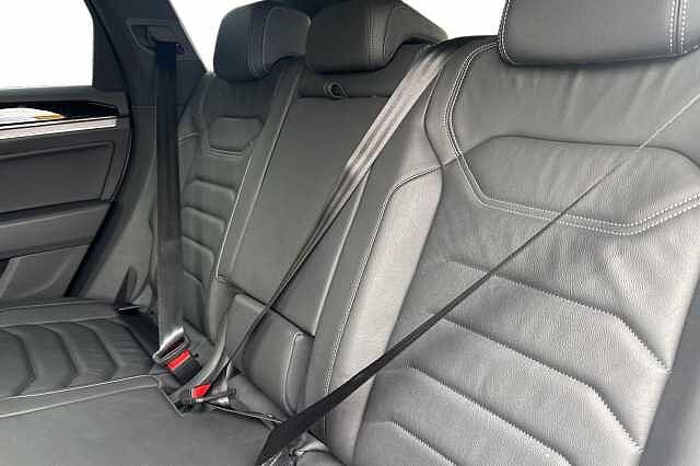 2018 Volkswagen Touareg 3.0 V6 TDI 4Motion R-Line Tech 5dr Tip Auto 4x4 Diesel Automatic