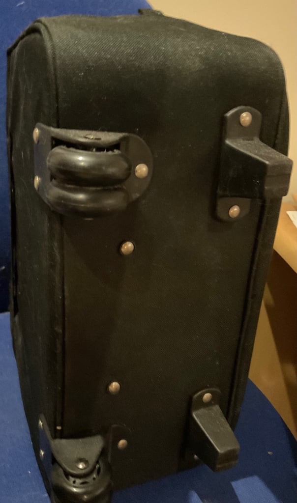 Small travel/business case pre-loved with wheels
