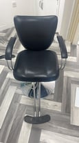 Hair dressing chair 