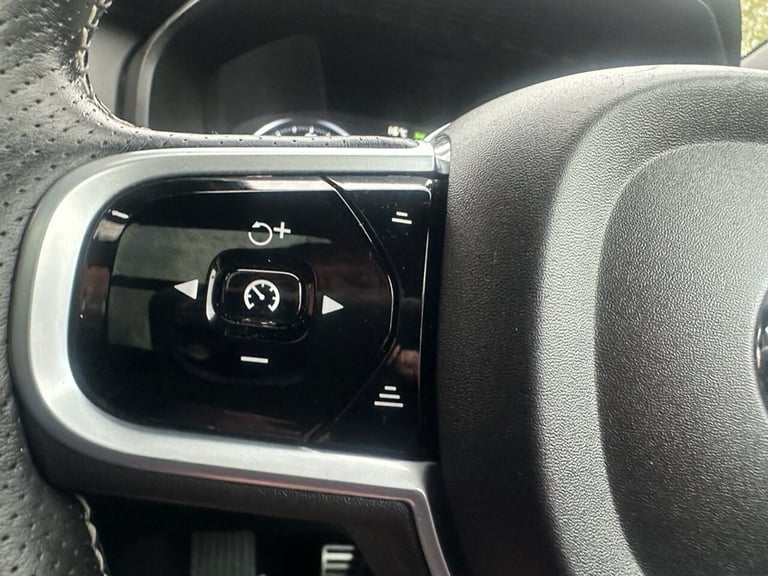 2018 Volvo XC90 2.0h T8 Twin Engine 10.4kWh R-Design SUV 5dr Petrol Plug-in Hybrid Auto 4WD ESTAT...