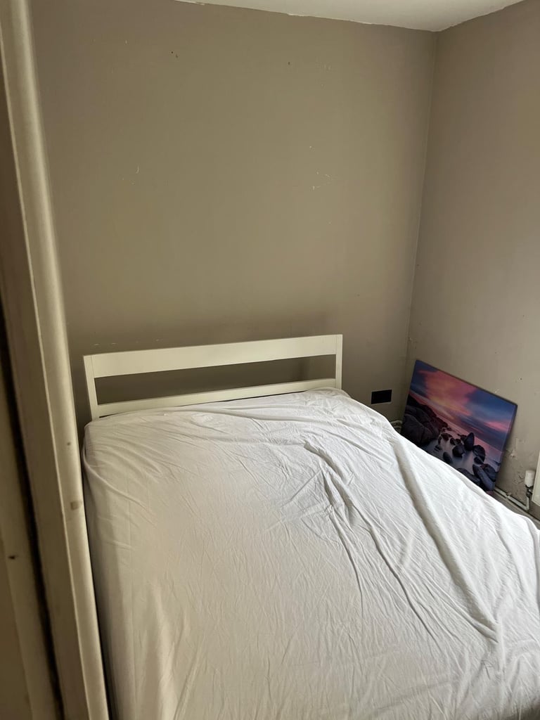 Newley renovated 2 bed flat en-suite 