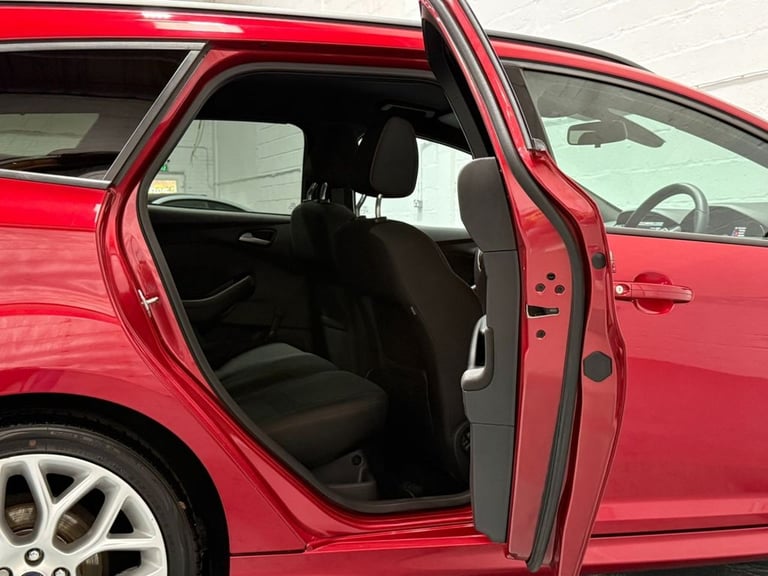 2016 Ford Focus 1.5 TDCi EcoBoost ST-Line Estate 5dr Diesel Manual Euro 6 (s/s) (120 ps) Estate D...