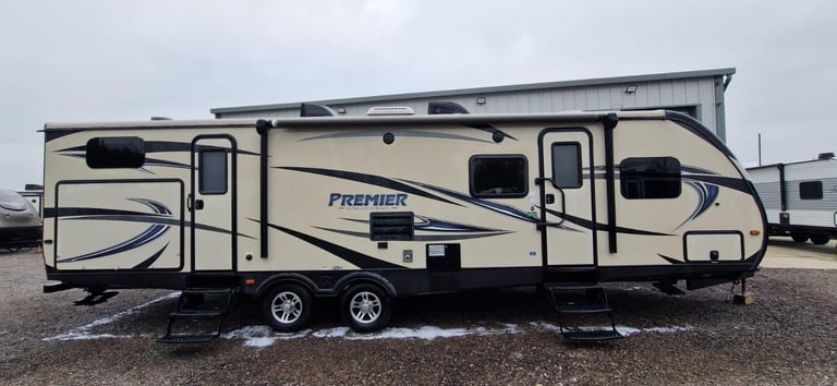 2016 Keystone Premier Bullet 31BHPR 2 Bedroom American Caravan 5th Wheel RV