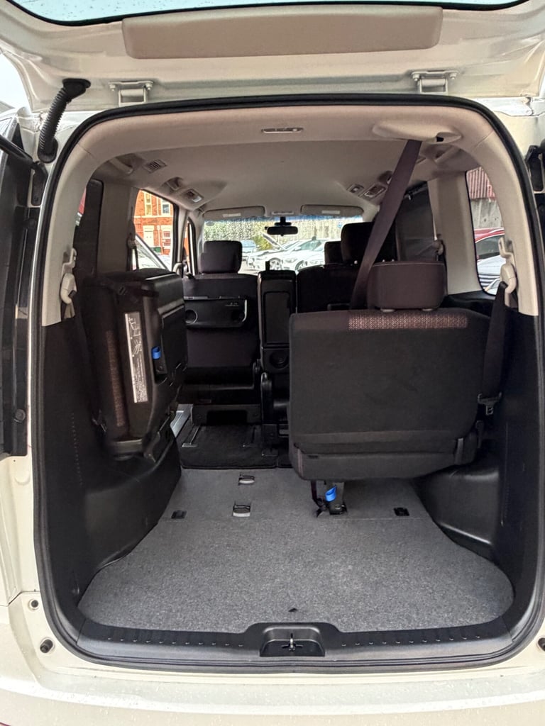 2016 Nissan Serena Hybird 8 Seater mpv Hybird Automatic