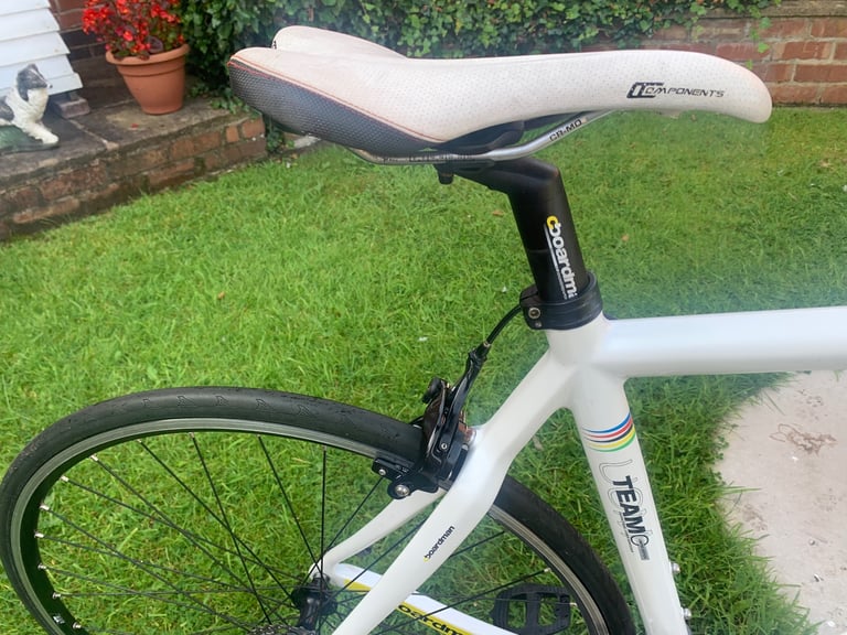 BOARDMAN TEAM C FULL CARBON ROAD BIKE,53cm FRAME,TIAGRA SHIFTERS/105 GEARS,FSA CRANK