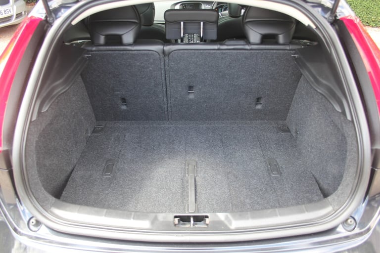 2013 Volvo V40 D3 Cross Country Lux Nav Geartronic HATCHBACK Diesel Automatic