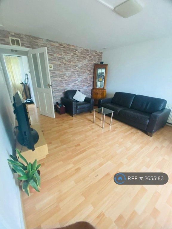 2 bedroom flat in Holme Lodge, Carlton, Nottingham, NG4 (2 bed) (#2655183)