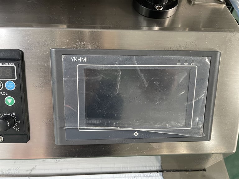 Automatic Tabletop Spray Cap Screw Capping Sealing Machine for Plastic Pet Glass Bottle