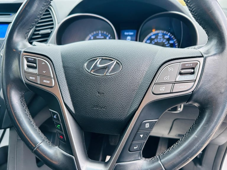 2016 Hyundai Santa Fe 2.2 CRDi SE 4WD Euro 5 5dr (5 seat) ESTATE Diesel Manual