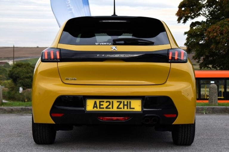 2021 Peugeot 208 1.2 PureTech Allure Hatchback 5dr Petrol EAT Euro 6 (s/s) (130 ps) HATCHBACK Pet...