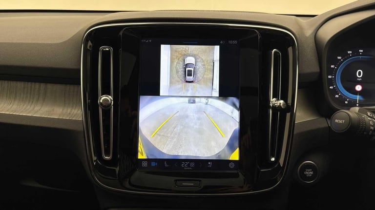 2025 Volvo XC40 2.0 B3P Ultra Dark 5dr Auto ESTATE PETROL Automatic