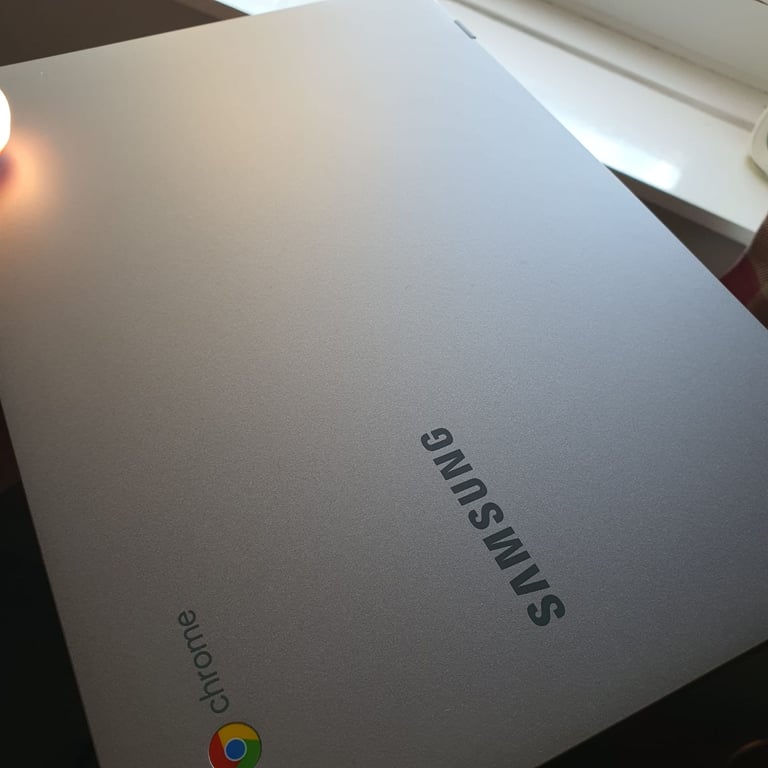 Immaculate Samsung galaxy chromebook 