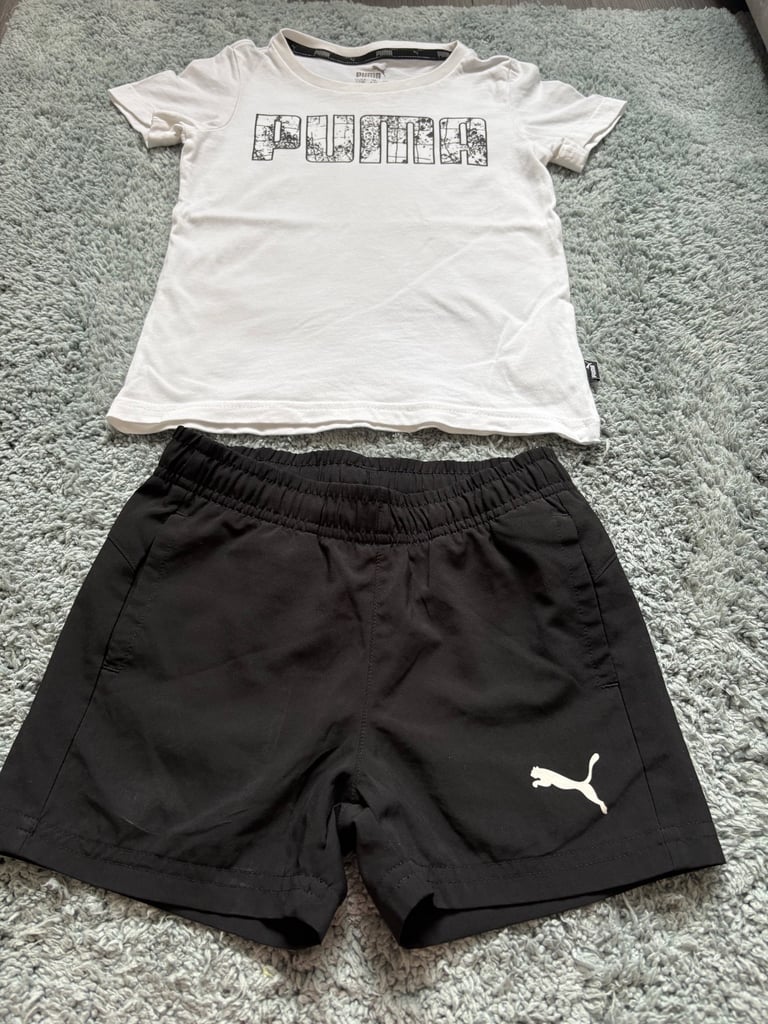 Puma T. Shirt and shorts set age 4-5 I’d say 3-4 yrs