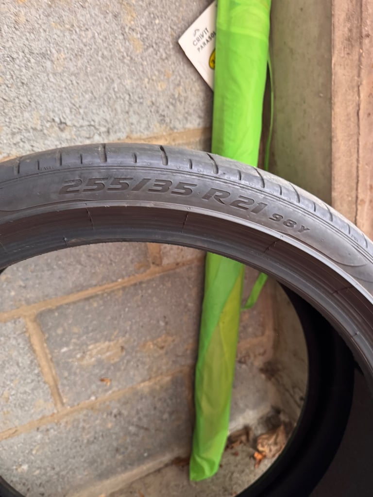 Pirelli tyre 255/35/r21 98y