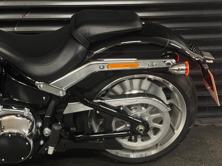 HARLEY-DAVIDSON SOFTAIL FLSTF Fat Boy 117ci New Model 