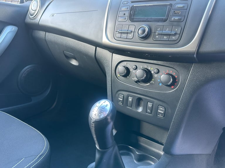 2013 Dacia Sandero 0.9 TCe Laureate Euro 5 5dr HATCHBACK Petrol Manual