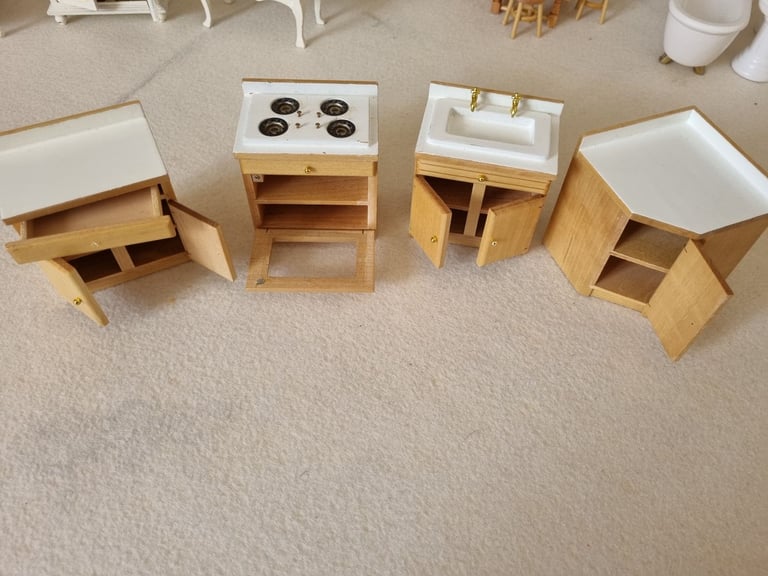 Dolls house furniture. 
