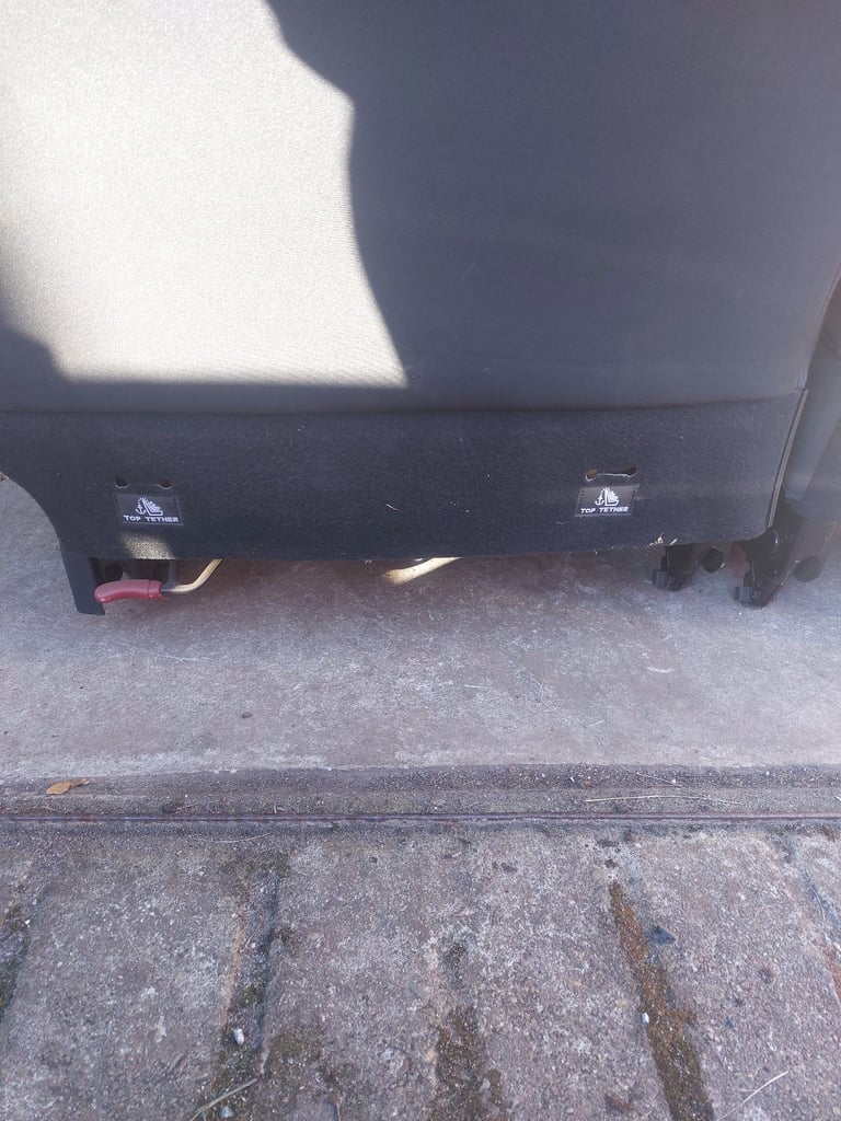 Rear van seats2/1 triple bench 