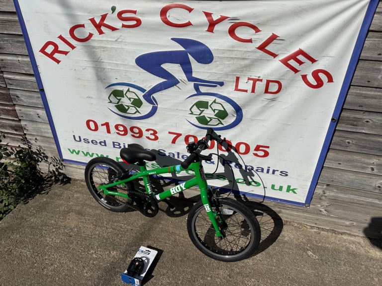 Hoy Bonaly 16” Wheel Boys Bike. Night Light Weight Bike. Serviced