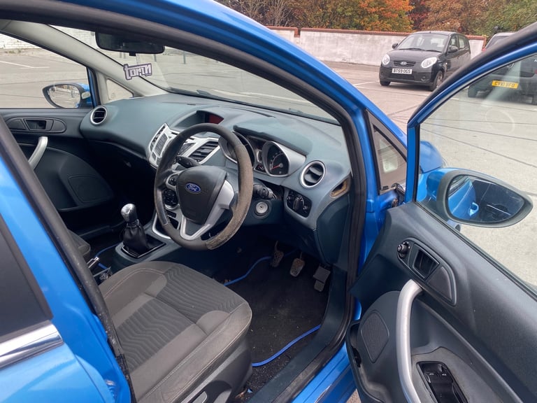 🚘 88k Mileage Ford Fiesta Zetec 2009 - Cheap fuel, insurance & road tax 💰 