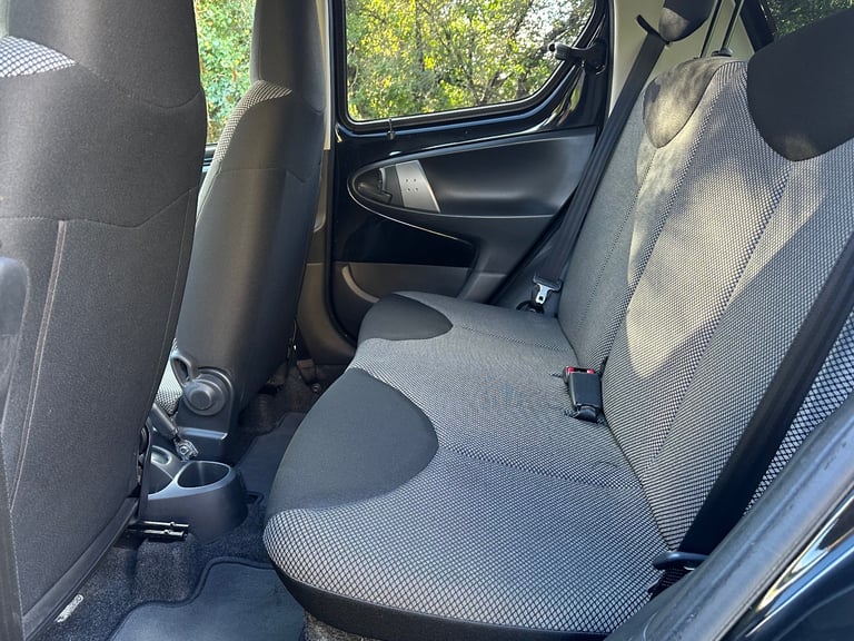 Toyota, AYGO, Hatchback, 2014, Manual, 998 (cc), 5 doors