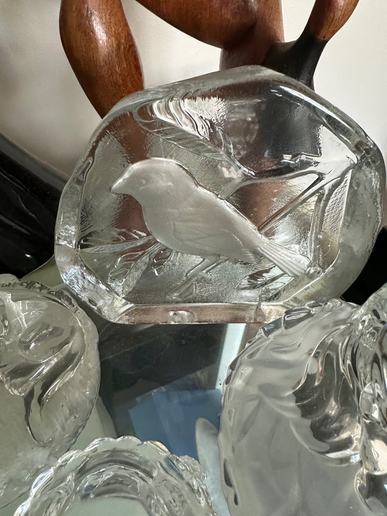 Glass and crystal ornaments. 