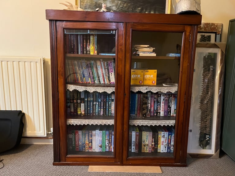 Bookcase/display caninet