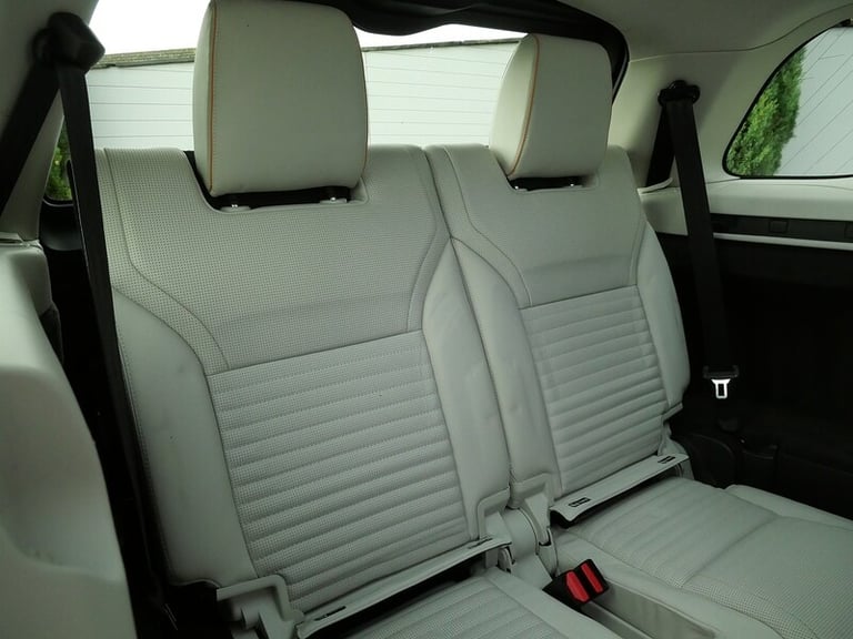 2017 Land Rover Discovery 3.0 TD6 HSE 5dr Auto ESTATE DIESEL Automatic