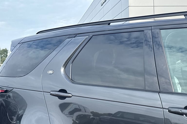 2024 Land Rover Discovery 3.0 D300 Dynamic HSE 5dr SUV DIESEL Automatic