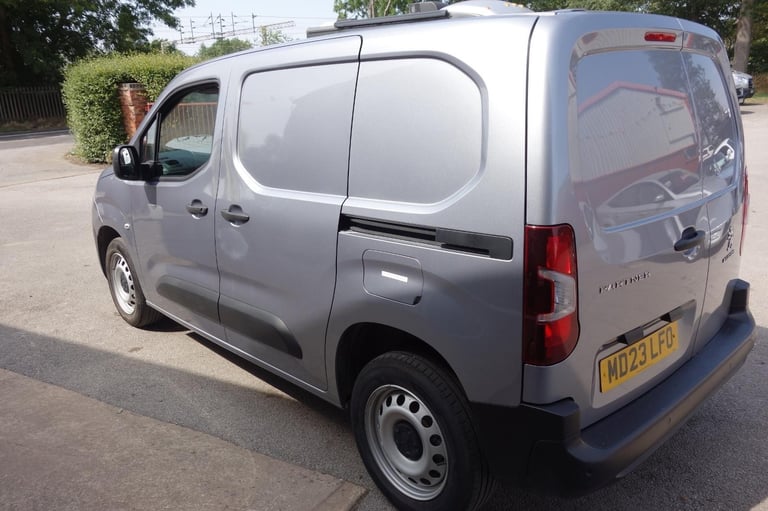 Peugeot Partner 1000 1.5 BlueHDi 100 Professional Premium + Van DIESEL 2023/23