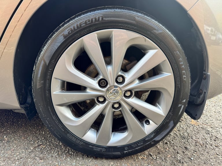 2013 Toyota Auris 1.8 VVTi Hybrid Excel 5dr CVT Auto HATCHBACK Petrol/Electric Hybrid Automatic