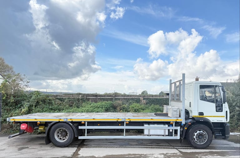 2014 IVECO EUROCARGO 180E25 ALLOY FLATBED EURO-6 18TON U-LEZ !! 5,000 MILES !!