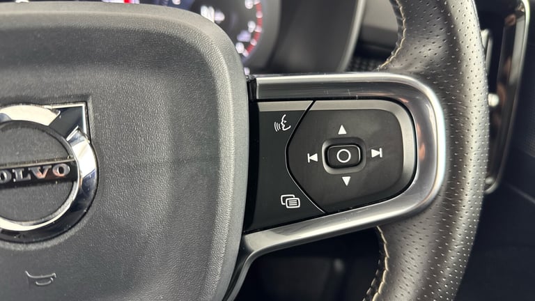 2020 Volvo XC40 T3 R-Design SUV Petrol Manual