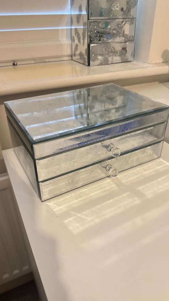 image for Mirrored feather jewellery box