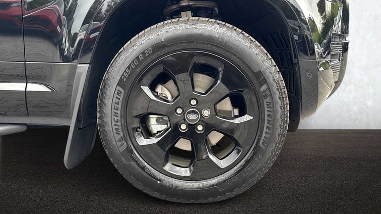 2025 Land Rover Defender 3.0 D250 X-Dynamic SE 90 3dr Auto ESTATE DIESEL Automatic