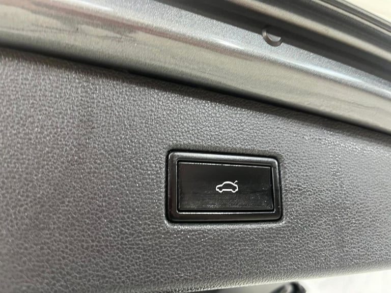 2020 Volkswagen Tiguan 2.0 TDI R-Line Tech SUV 5dr Diesel DSG 4Motion Euro 6 (s/s) (150 ps) ESTAT...