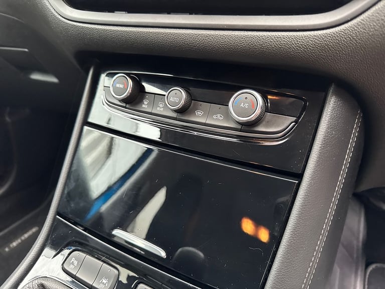 2023 Vauxhall Grandland Grandland 1.2 Turbo 130ps Ultimate Hatchback Petrol Manual