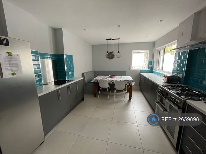 image for 8 bedroom house in Chaddesley Terrace, Swansea, SA1 (8 bed) (#2659898)